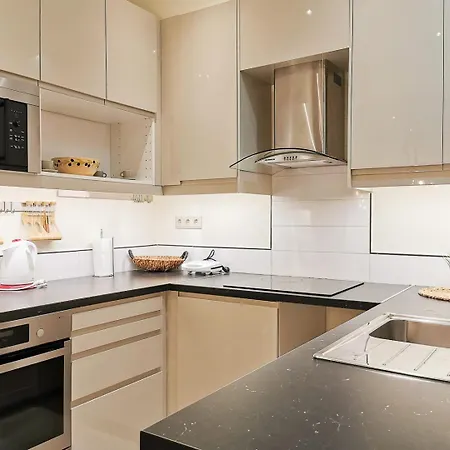 Modern&sunny, 1bd, Next To Metro